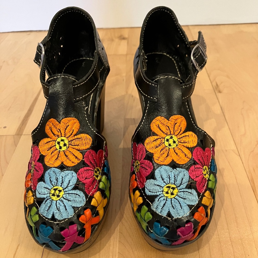 NEW Black Embroidered Multicolored Huarache Leather Sandals